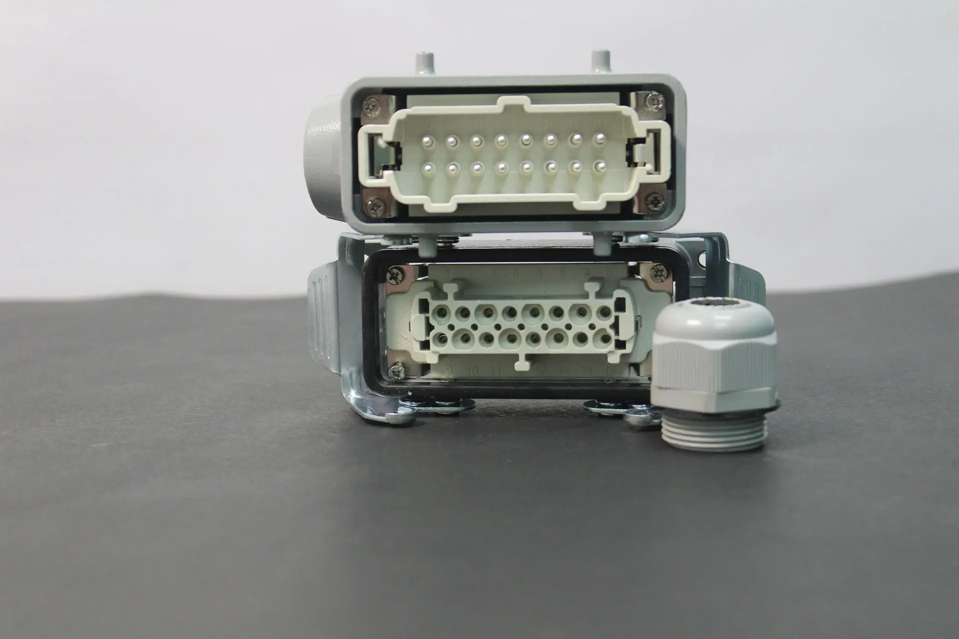 Heavy-Duty Waterproof Electrical Connector (Bottom Open) - Image 9